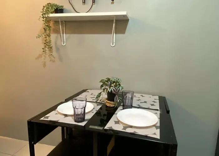 Cozy Staycation In Pasay Appartamento *