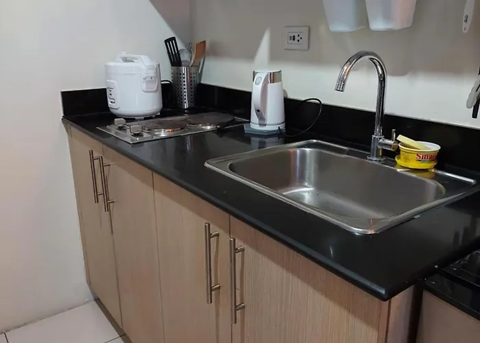 Cozy Staycation In Pasay Appartamento